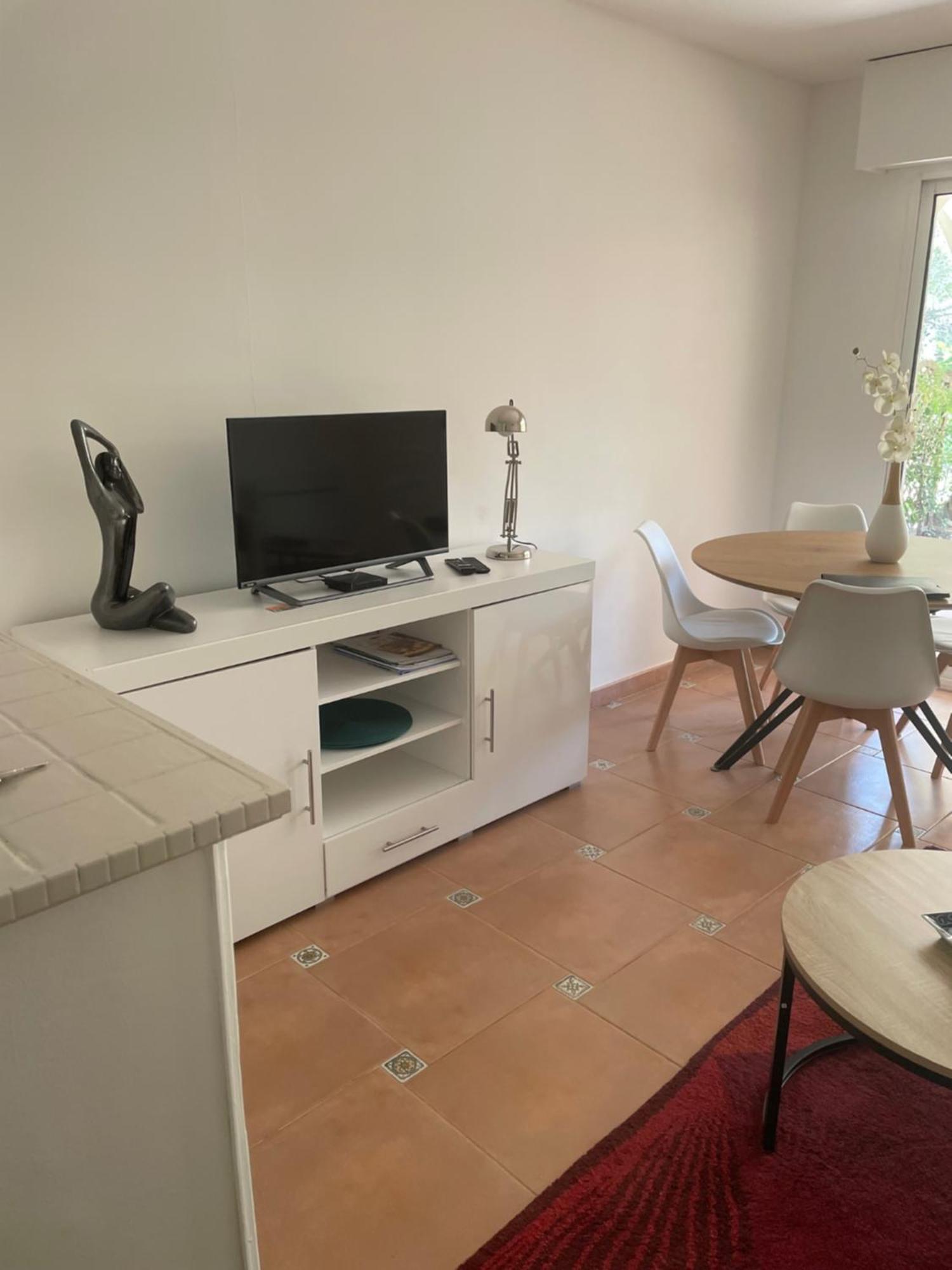 2 Pieces Saint Raphael Renove, Classe 4 Etoiles, 100 M Plages, Piscine, Tennis, Parc, Terrasse, Jardin Privatif エクステリア 写真